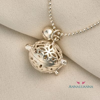 mini llamador de ángeles hecho en plata 925