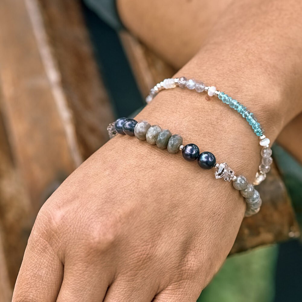 pulsera con labradorita y perlas negras co0n plata 925