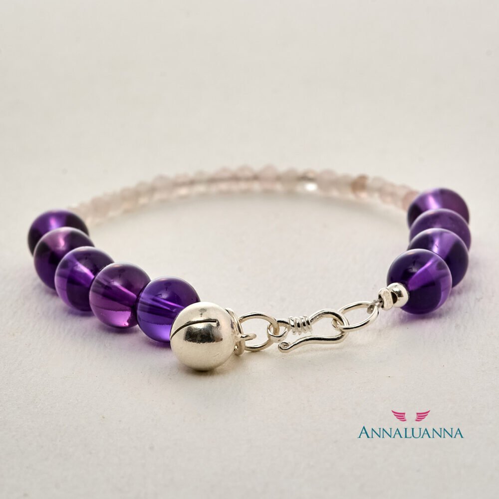 pulsera con cuarzo rosado y amatista, mini llamador de ángeles plata 925