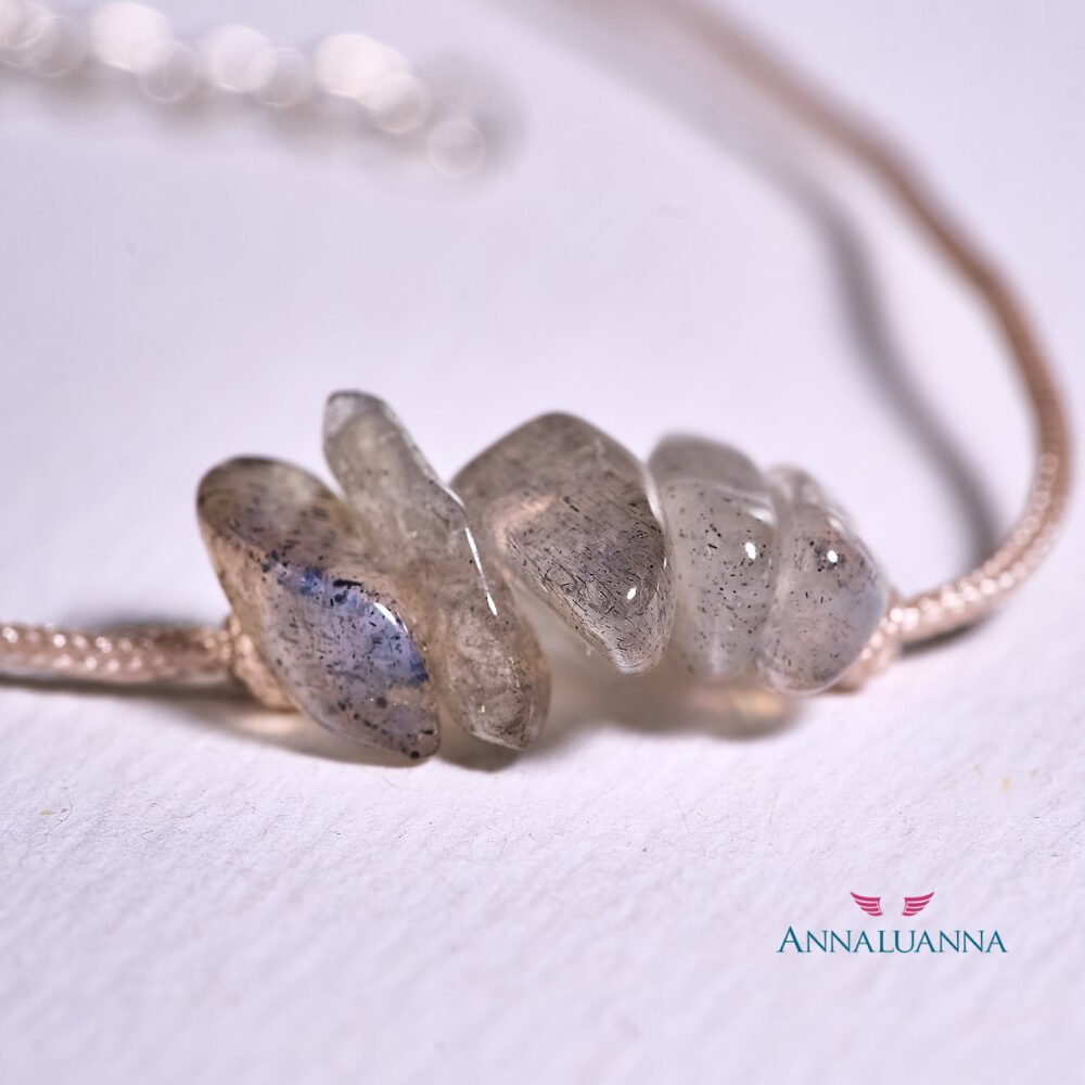 choker con labradorita, hilo y plata 925 hecho a mano con cadena autorregulable