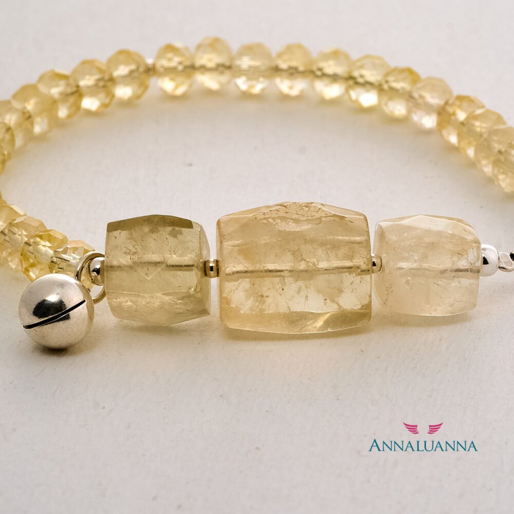 pulsera con citrino y mini llamador de ángeles con plata 925