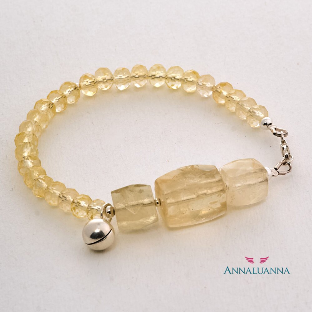 pulsera con citrino y mini llamador de ángeles con plata 925