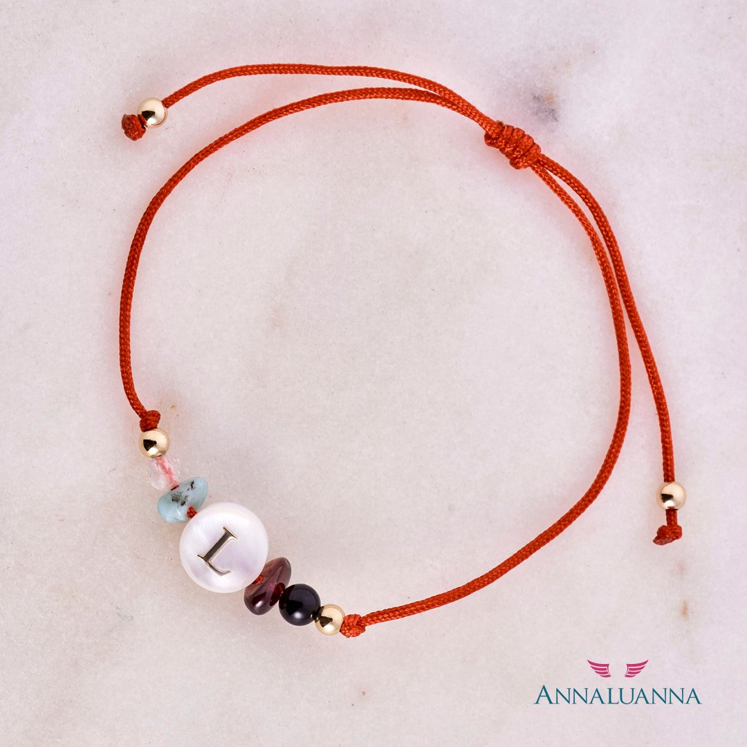 Pulsera hilo LOVE letra y GF 14K 1 pulsera hilo LOVE con piedras naturales y gold filled 14K